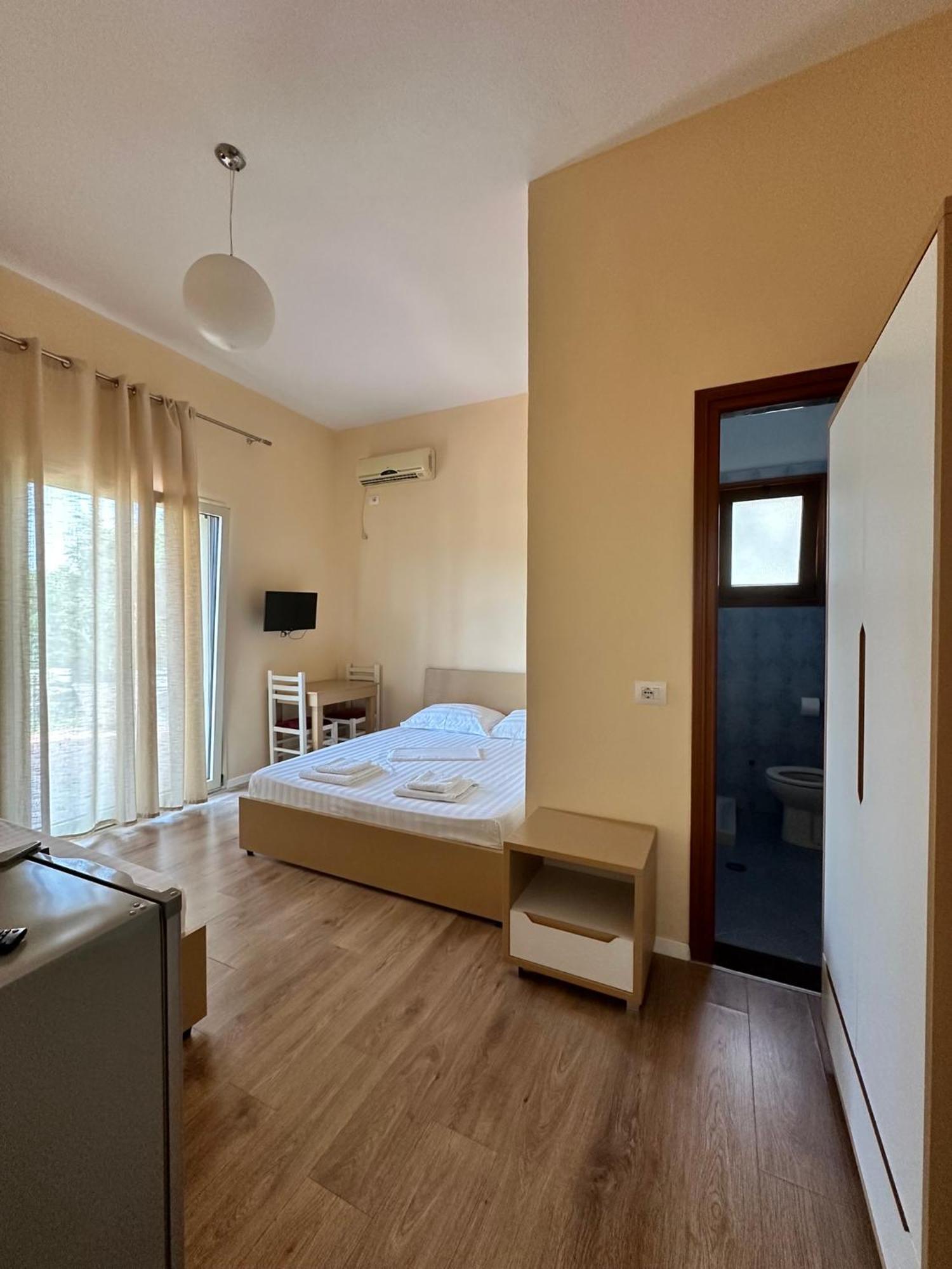 Maria Rentals Radhimë 外观 照片